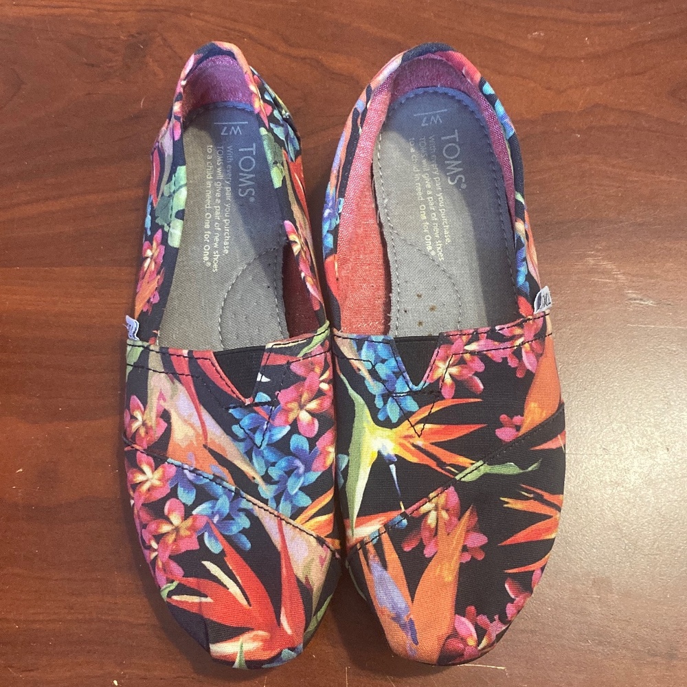 Floral Toms, Womens size 7